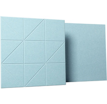 Akustický panel z plsti s geometrickým trojúhelníkovým vzorem pro montáž na stěnu.