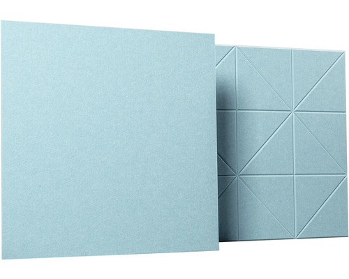 Světle modré akustické plstěné panely s geometrickým trojúhelníkovým vzorem a hladkým povrchem.