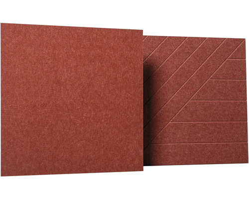 Akustické panely z plsti v terakotové barvě, čtvercové, jeden hladký panel a jeden panel s liniovým vzorem.