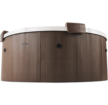 Vířivka MSpa s vnější stěnou v dekoru dřeva, bílým okrajem a opěrkami hlavy.