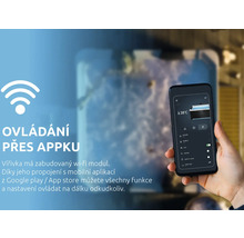 Ruka drží chytrý telefon s aplikací pro dálkové ovládání vířivky přes wifi včetně zobrazení teploty 38 stupňů.