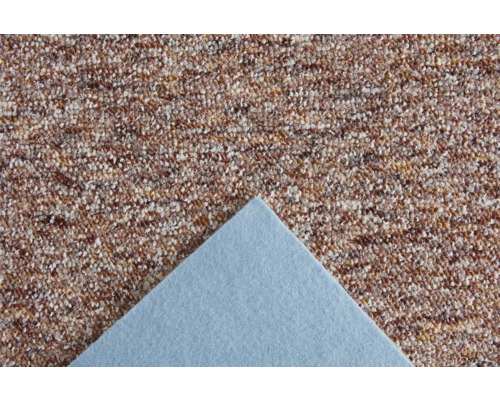 Smyčkový koberec s melírovanou strukturou a plstěným podkladem.