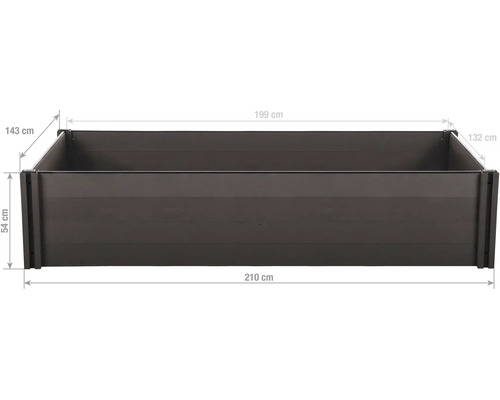 Vyvýšený záhon s rozměry: délka 210 centimetrů, šířka 143 centimetrů a výška 54 centimetrů. Vnitřní rozměry 199 krát 132 centimetrů.
