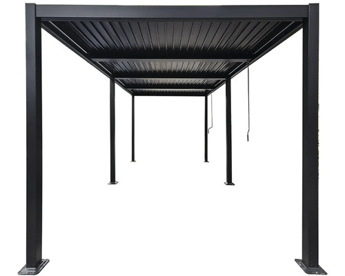 Černá hliníková pergola s nastavitelnou lamelovou střechou a šesti sloupky, pohled zespodu.