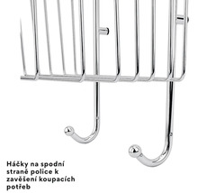 Háčky na spodní straně sprchové police pro zavěšení koupelnových doplňků.
