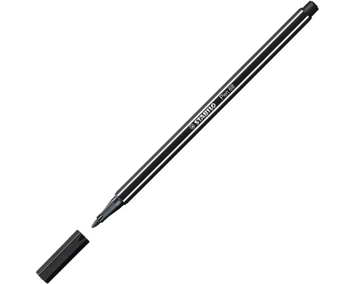 Černý fix Stabilo Pen 68 s odejmutým víčkem.