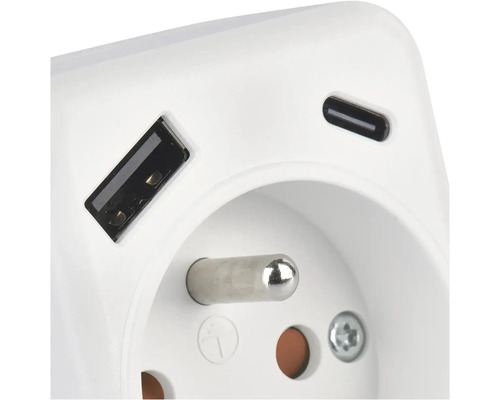 Nástěnná zásuvka s integrovanými porty USB-A a USB-C.