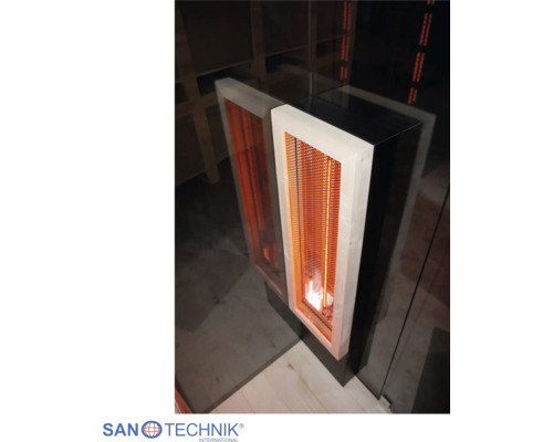 Infrazářič s dřevěným rámem a ochrannou mřížkou pro sauny a infrasauny, Sanotechnik Logo.