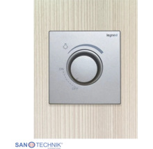 Otočný stmívač Legrand se značkami zapnuto a vypnuto a symbolem světla. Legrand Logo. Sano Technik International Logo.