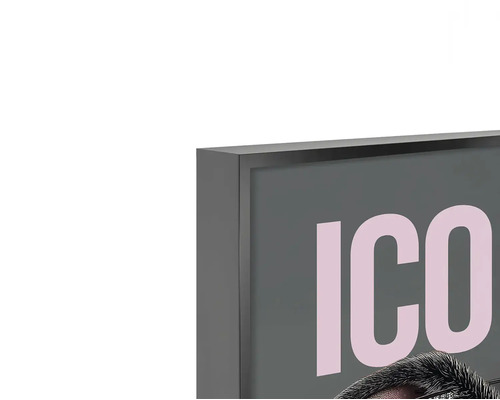 Detailní záběr na moderní černý obrazový rám s uměleckým tiskem.
