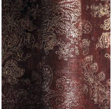 Texturovaná záclonová látka s klasickým vzorem paisley a květinovými ornamenty.