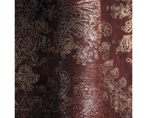 Texturovaná záclonová látka s klasickým vzorem paisley a květinovými ornamenty.