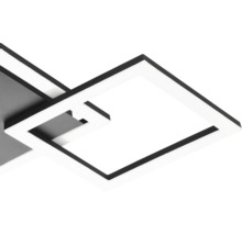 Detailní pohled na moderní čtvercové stropní LED svítidlo s propletenými rámy.