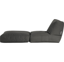 Šedý sedací vak ve stylu lehátka s podnožkou od Sitting Point. Vybaven boční kapsou a vysokým opěradlem.