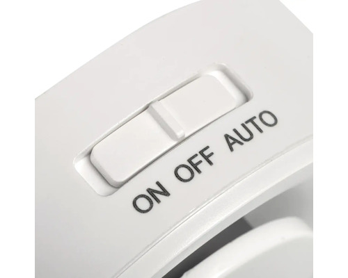 Detailní záběr na posuvný spínač s nastavením ON, OFF a AUTO.
