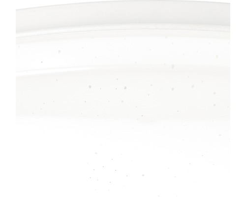 Detail bílé plastové nádoby