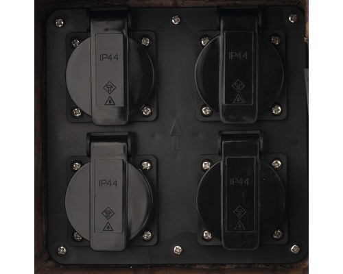 Zásuvky s ochranným kontaktem a krytím IP44