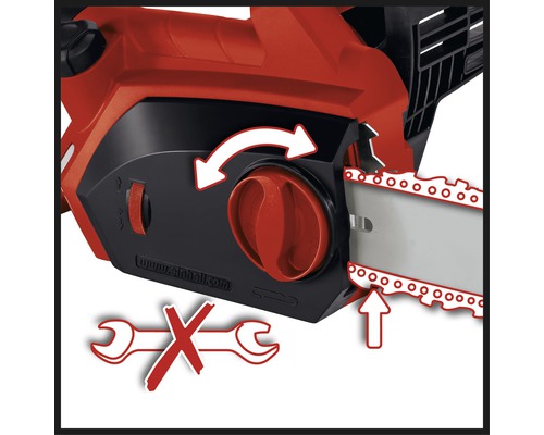 Detailní záběr řetězové pily ukazující, že k výměně řetězu není potřeba žádné nářadí