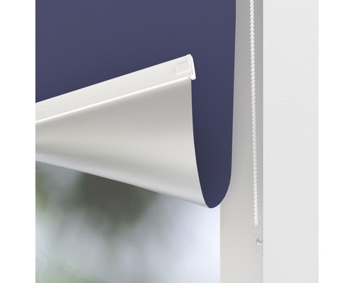 Roleta v okně s řetízkovým ovládáním