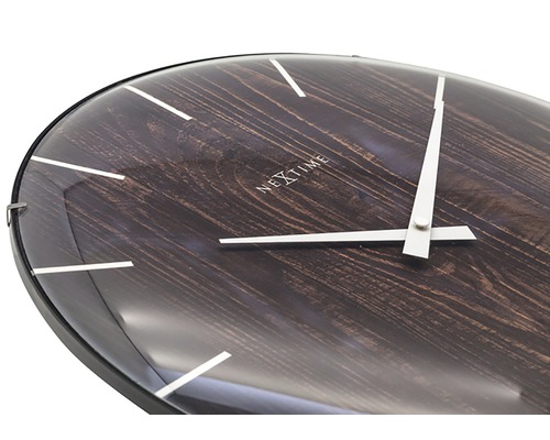 Nástěnné hodiny Nextime s dřevěným vzhledem a ukazatelem času