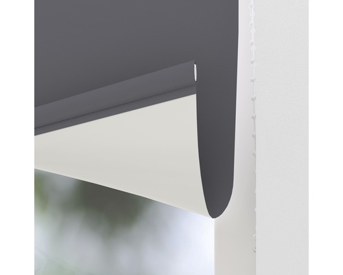 Roleta s držákem na okně