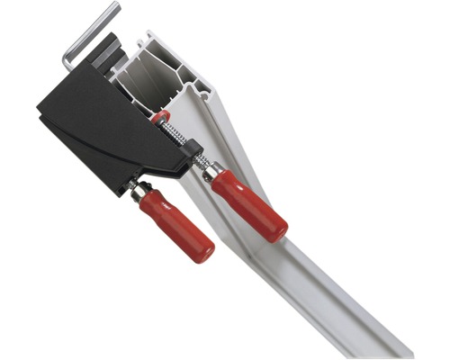 Okenní profil s profilovou svorkou