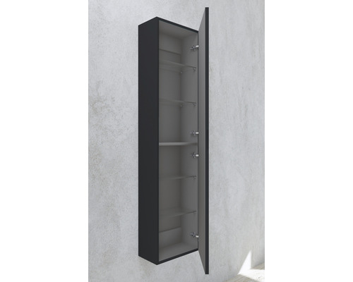 Vysoká skříňka s dvířky a policemi