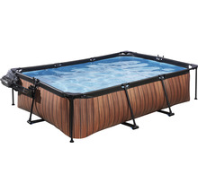 Obdélníkový rámový bazén s dřevěným obložením a krytem bazénu