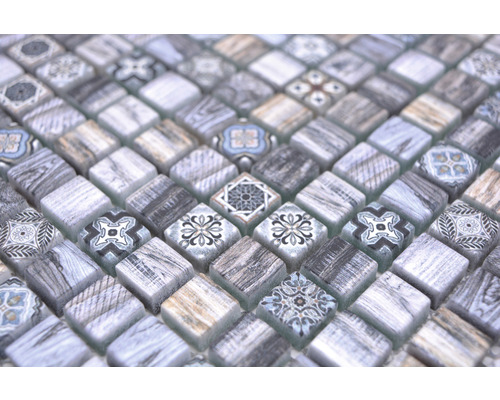 Mozaikové dlaždice se vzorem a vzhledem dřeva