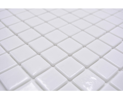 Detail čtvercových mozaikových dlaždic