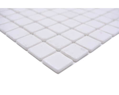 Skleněná mozaiková dlaždice s čtvercovými prvky