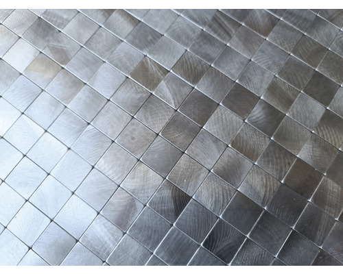 Čtvercová mozaika z kovu