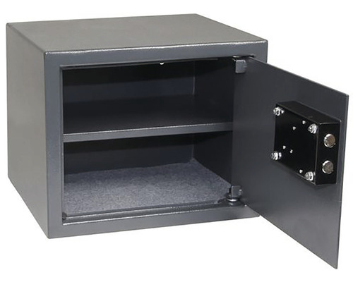 Otevřený trezor se dvěma policemi