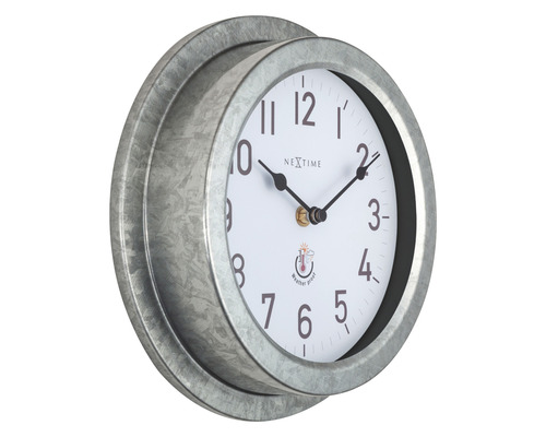 Nástěnné hodiny s pouzdrem odolným proti povětrnostním vlivům