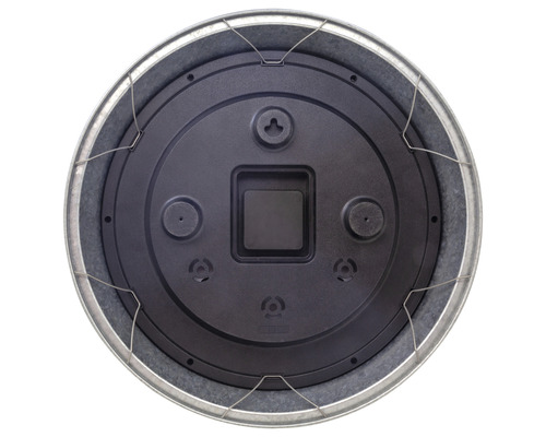 Pohled zezadu na květináč se závěsem