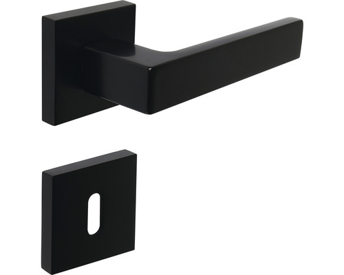 Černá klika dveří se čtvercovou rozetou a klíčovou rozetou