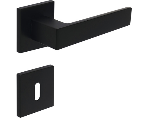 Černá klika dveří se čtvercovou rozetou a klíčovou rozetou