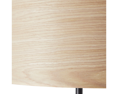 Detailní pohled na dřevěné stínidlo lampy