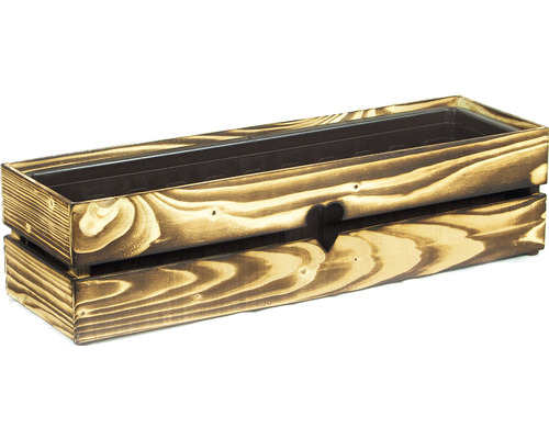 Dřevěný truhlík s výřezem ve tvaru srdce