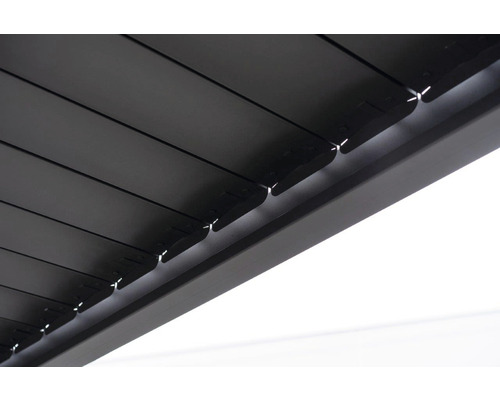 Detailní pohled na lamelovou pergolu