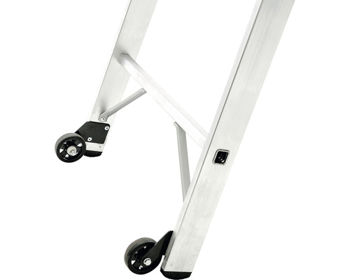 Detail hliníkového žebříku s kolečky