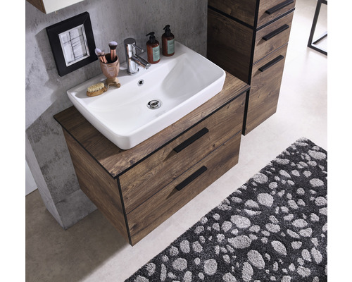 Skříňka pod umyvadlo s umyvadlem na desku v koupelně