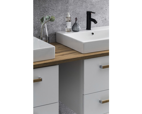 Koupelnové umyvadlo s baterií a skříňkou