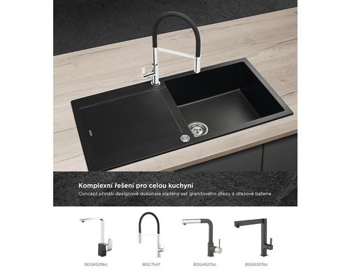 Černý dřez s odkapávací plochou a chromovanou baterií na pracovní desce