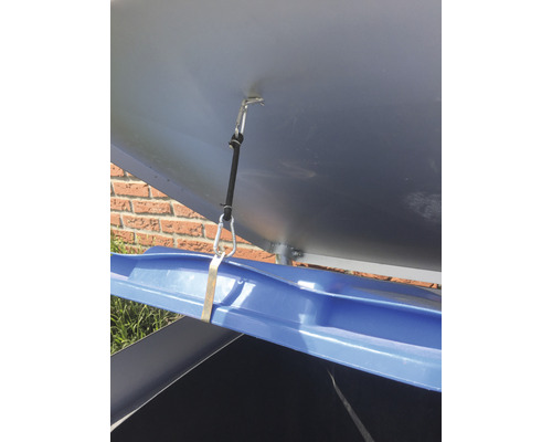 Detailní pohled na box na popelnice s otevíracím mechanismem