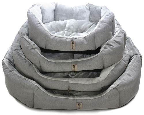 Naskládané psí postele v různých velikostech