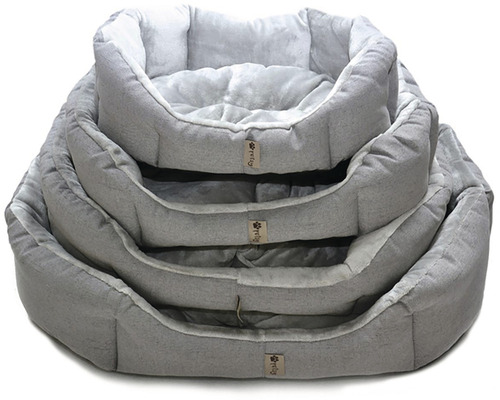 Stoh tří látkových psích pelíšků různých velikostí