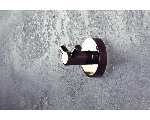 Dvojitý věšák na stěnu