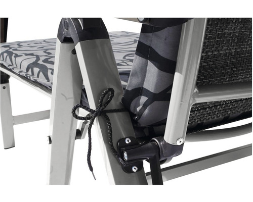 Detail zahradní židle s upevněním sedáku