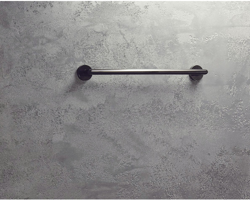 Držák na ručníky pro montáž na stěnu v koupelně